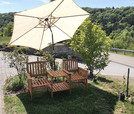 2021-12-15 22_06_53- Sitzplatz mit gebogenen Schi 2021-12-15 22_06_53- Sitzplatz mit gebogenen Schi