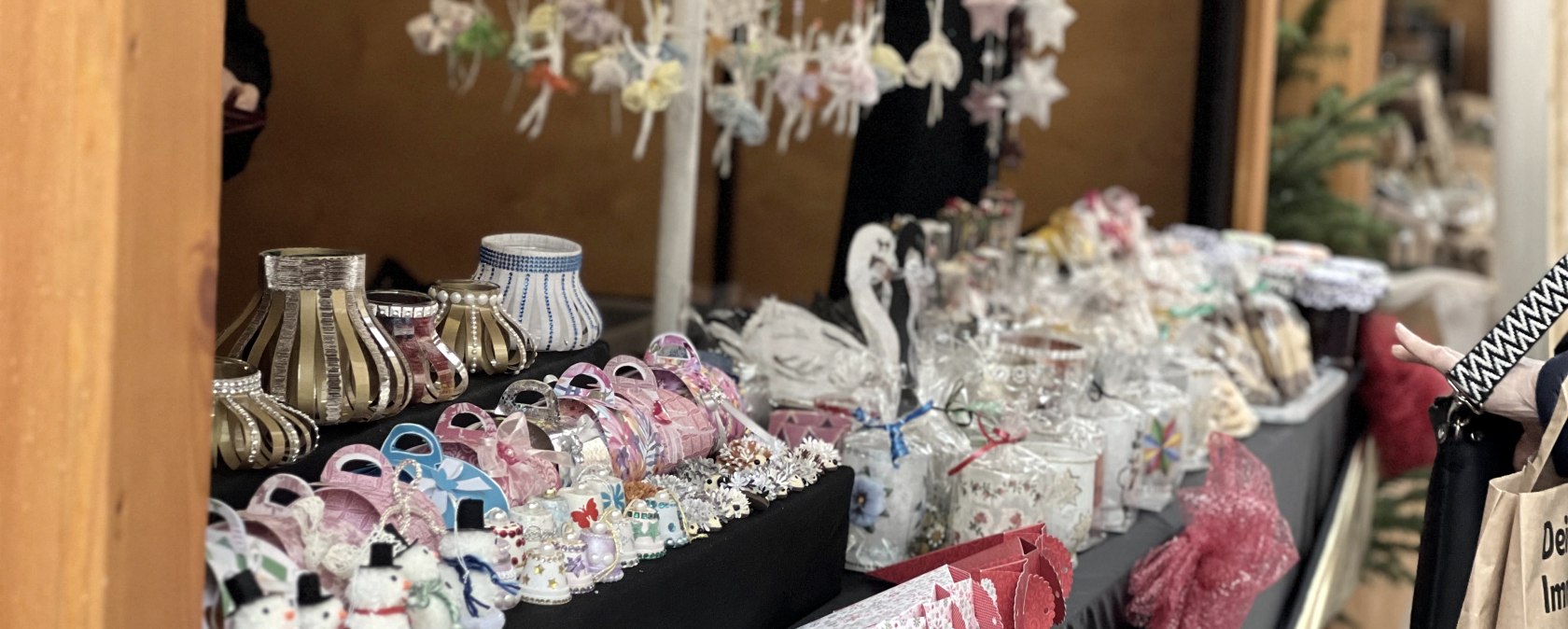 Handarbeiten Weihnachtsmarkt Bitburg 2023, © TI Bitburger Land Handarbeiten Weihnachtsmarkt Bitburg 2023, © TI Bitburger Land