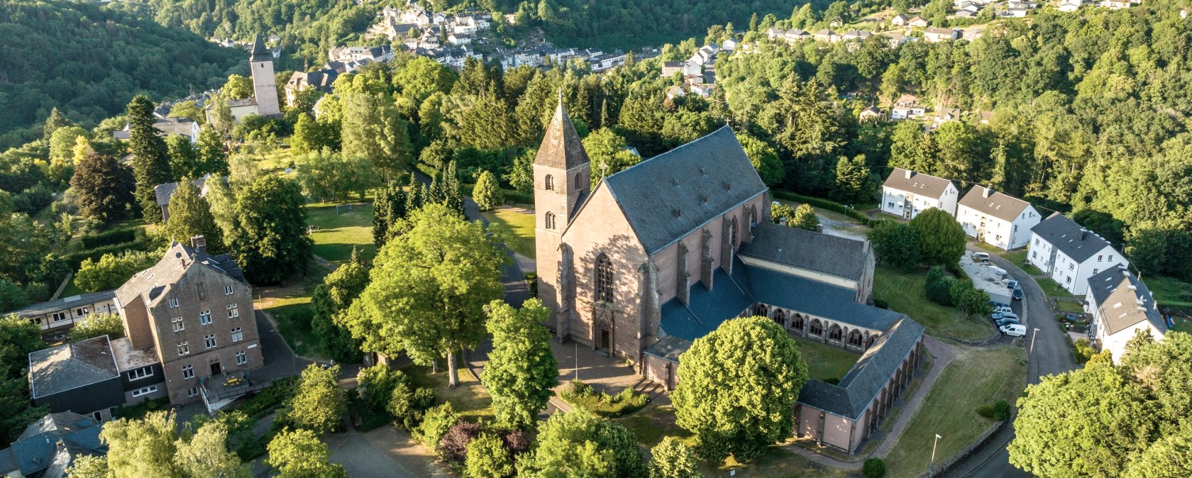 Luftaufnahme Stiftskirche Kyllburg, © ©Eifel Tourismus GmbH, Dominik Ketz Luftaufnahme Stiftskirche Kyllburg, © ©Eifel Tourismus GmbH, Dominik Ketz
