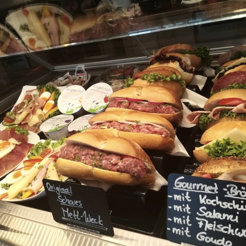 Mittagstisch 1 - Metzgerei Schares, © Dieter Schares Mittagstisch 1 - Metzgerei Schares, © Dieter Schares