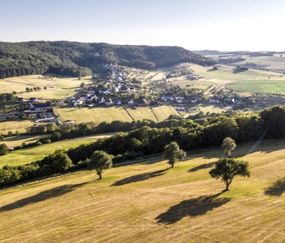 View over the Enz valley on the Klausnerweg, © Eifel Tourismus GmbH, D. Ketz View over the Enz valley on the Klausnerweg, © Eifel Tourismus GmbH, D. Ketz
