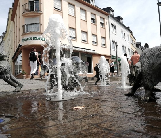 Gäßestrepper Brunnen Fußgängerzone, © TI Bitburger Land Gäßestrepper Brunnen Fußgängerzone, © TI Bitburger Land