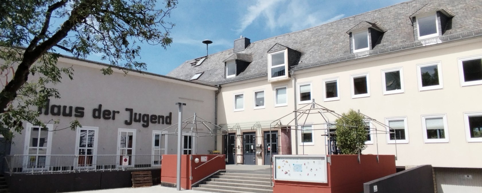Außenansicht Haus der Jugend, © TI Bitburger Land Außenansicht Haus der Jugend, © TI Bitburger Land