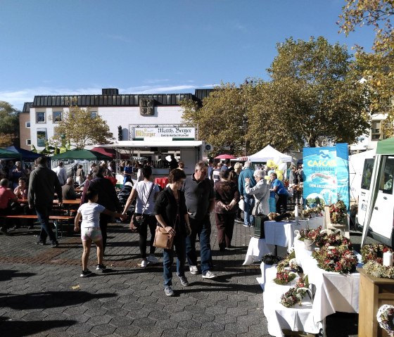 Bauernmarkt Bitburg Beda-Markt, © Archiv Stadtverwaltung W. Krämer Bauernmarkt Bitburg Beda-Markt, © Archiv Stadtverwaltung W. Krämer