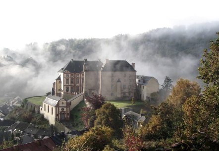 Schloss Malberg im Nebel Schloss Malberg im Nebel