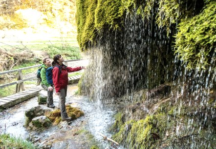 Refreshment at the Dreimühlen waterfall on the Eifelsteig trail, © Eifel Tourismus GmbH, D. Ketz Refreshment at the Dreimühlen waterfall on the Eifelsteig trail, © Eifel Tourismus GmbH, D. Ketz