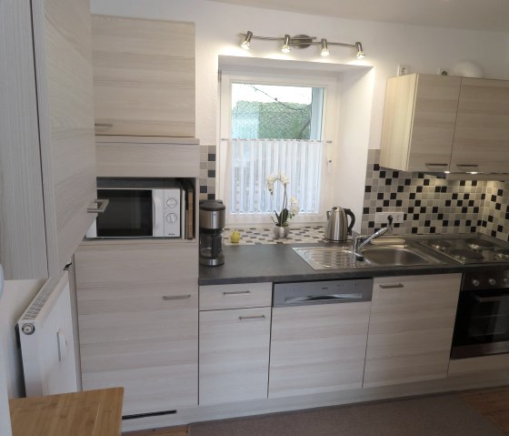 HOCHWERTIGE Einbauküche HOCHWERTIGE Einbauküche