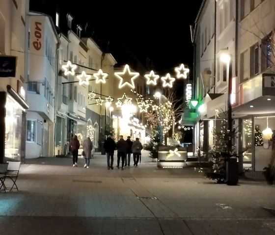 festlich geschmückte Fußgängerzone, © TI Bitburger Land festlich geschmückte Fußgängerzone, © TI Bitburger Land