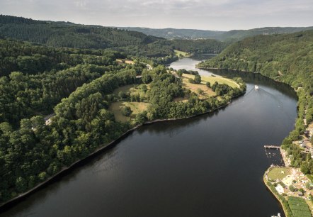 Vue sur la vallée d'Einruhr sur le sentier de l'Eifel, © Eifel Tourismus/D. Ketz Vue sur la vallée d'Einruhr sur le sentier de l'Eifel, © Eifel Tourismus/D. Ketz