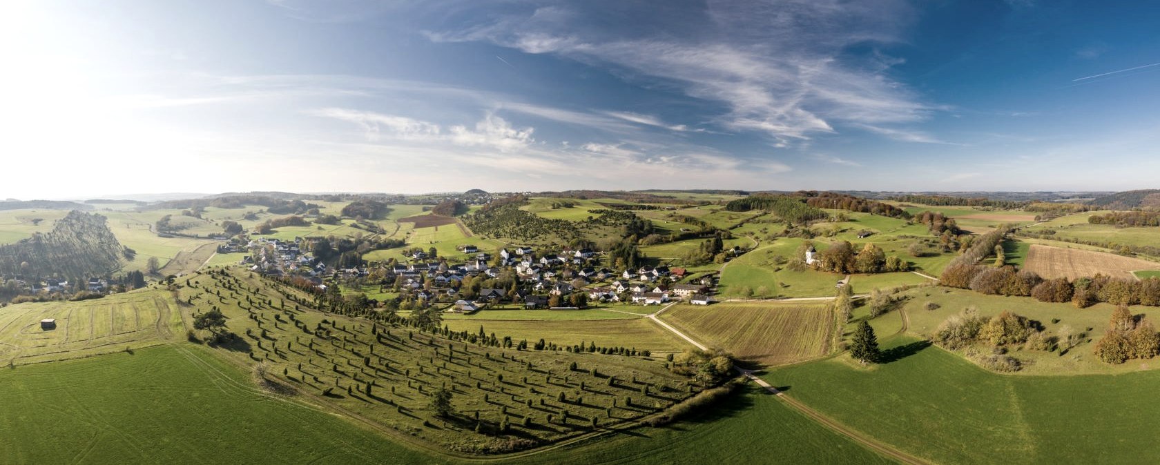 Vue sur le Kalvarienberg et Alendorf à l'étape 7 de l'Eifelsteig, © Eifel Tourismus GmbH, D. Ketz Vue sur le Kalvarienberg et Alendorf à l'étape 7 de l'Eifelsteig, © Eifel Tourismus GmbH, D. Ketz