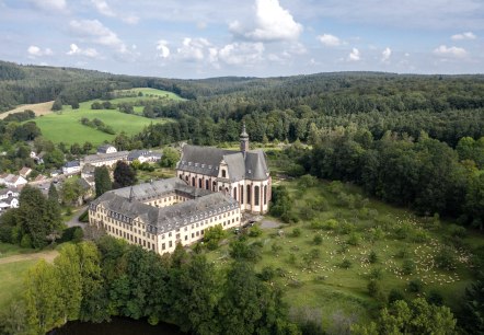 Kloster Himmerod auf der Oberkail-Himmeord-Schleife, © Thomas Urbany; Naturpark Südeifel Kloster Himmerod auf der Oberkail-Himmeord-Schleife, © Thomas Urbany; Naturpark Südeifel