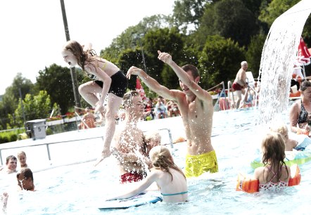 Spaß im Freibad, © Prümtal-Camping Oberweis Spaß im Freibad, © Prümtal-Camping Oberweis