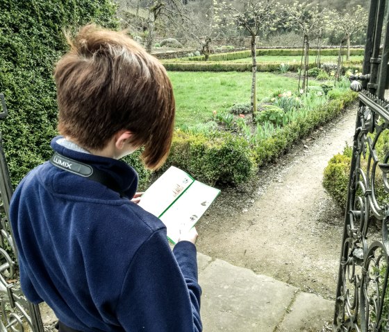 Unterwegs auf Schloss Malberg, © Tourist-Information Bitburger Land Unterwegs auf Schloss Malberg, © Tourist-Information Bitburger Land