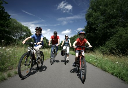 Familienausflug mit dem Rad, © Archiv Eifel Tourismus GmbH, Fotograf: intention Werbeagentur Familienausflug mit dem Rad, © Archiv Eifel Tourismus GmbH, Fotograf: intention Werbeagentur