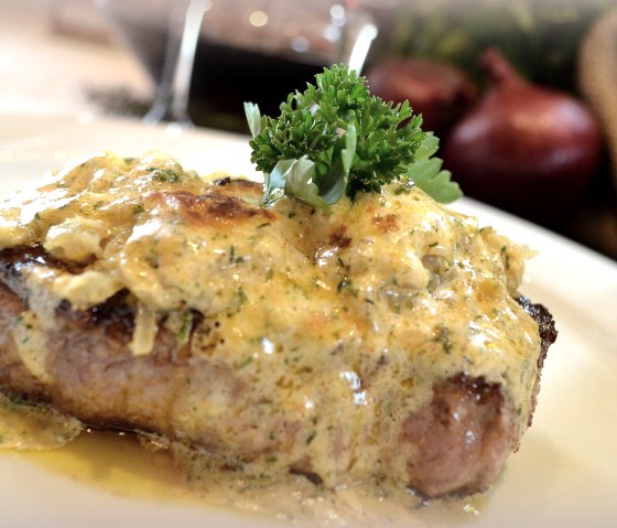 gratiniertes Steak, © Köhler Stuben gratiniertes Steak, © Köhler Stuben
