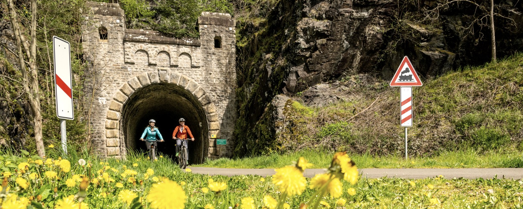 Enz-Radweg, ancien tunnel ferroviaire près de Neuerburg, © Eifel Tourismus GmbH, Dominik Ketz Enz-Radweg, ancien tunnel ferroviaire près de Neuerburg, © Eifel Tourismus GmbH, Dominik Ketz