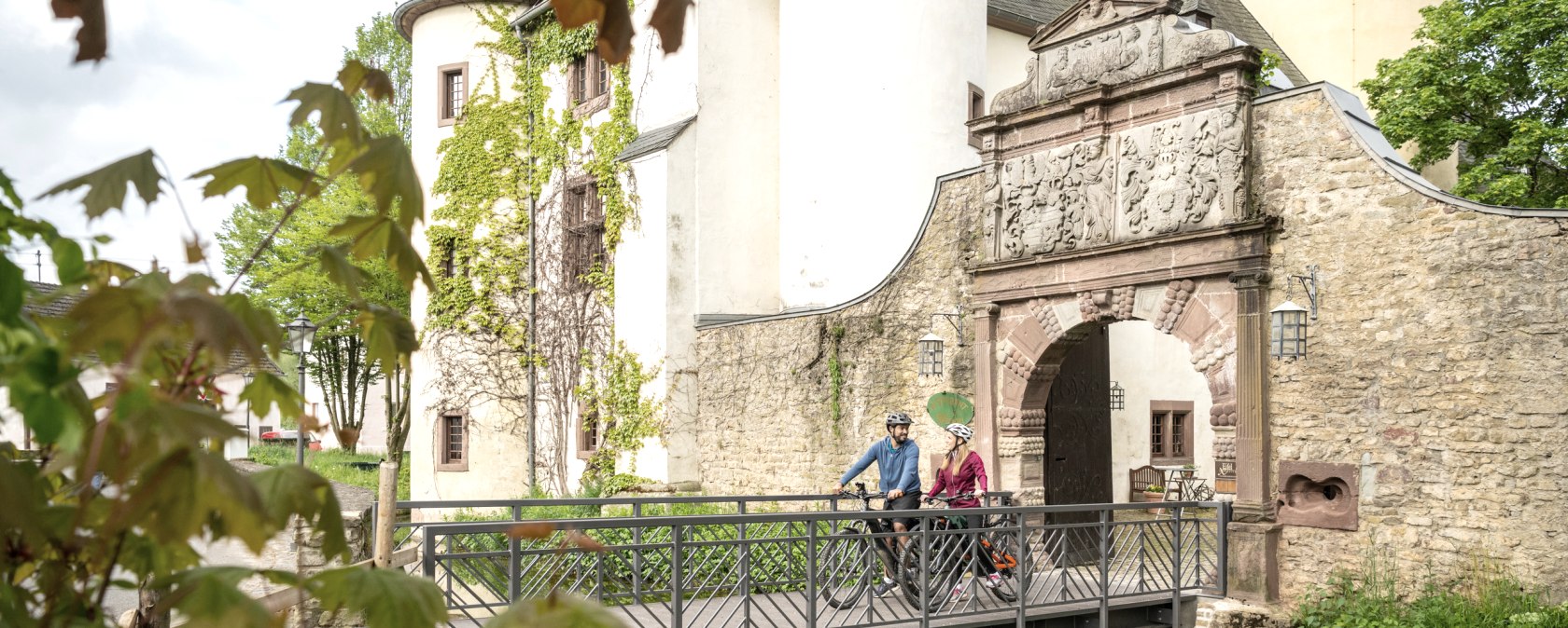 Sternfahrten rund um die Bierstadt Bitburg - vorbei an der Burg Rittersdorf, © ©Eifel Tourismus GmbH, Dominik Ketz Sternfahrten rund um die Bierstadt Bitburg - vorbei an der Burg Rittersdorf, © ©Eifel Tourismus GmbH, Dominik Ketz