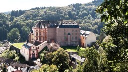 Blick auf Schloss Malberg, © Tourist-Information Bitburger Land