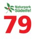 Logo van het natuurpark Zuid-Eifel met hulstmotief en het rode getal 79 eronder., © Naturpark Südeifel
