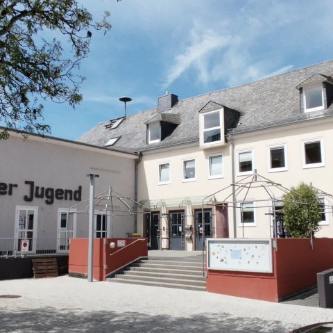 Außenansicht Haus der Jugend Bitburg, © TI Bitbuger Land