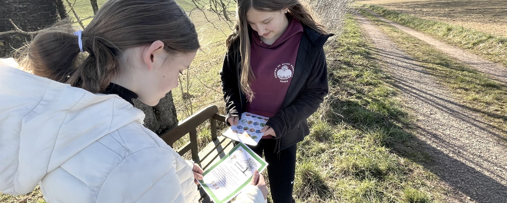 Kinder beim Wander-Bingo, © Tourist-Information Bitburger Land