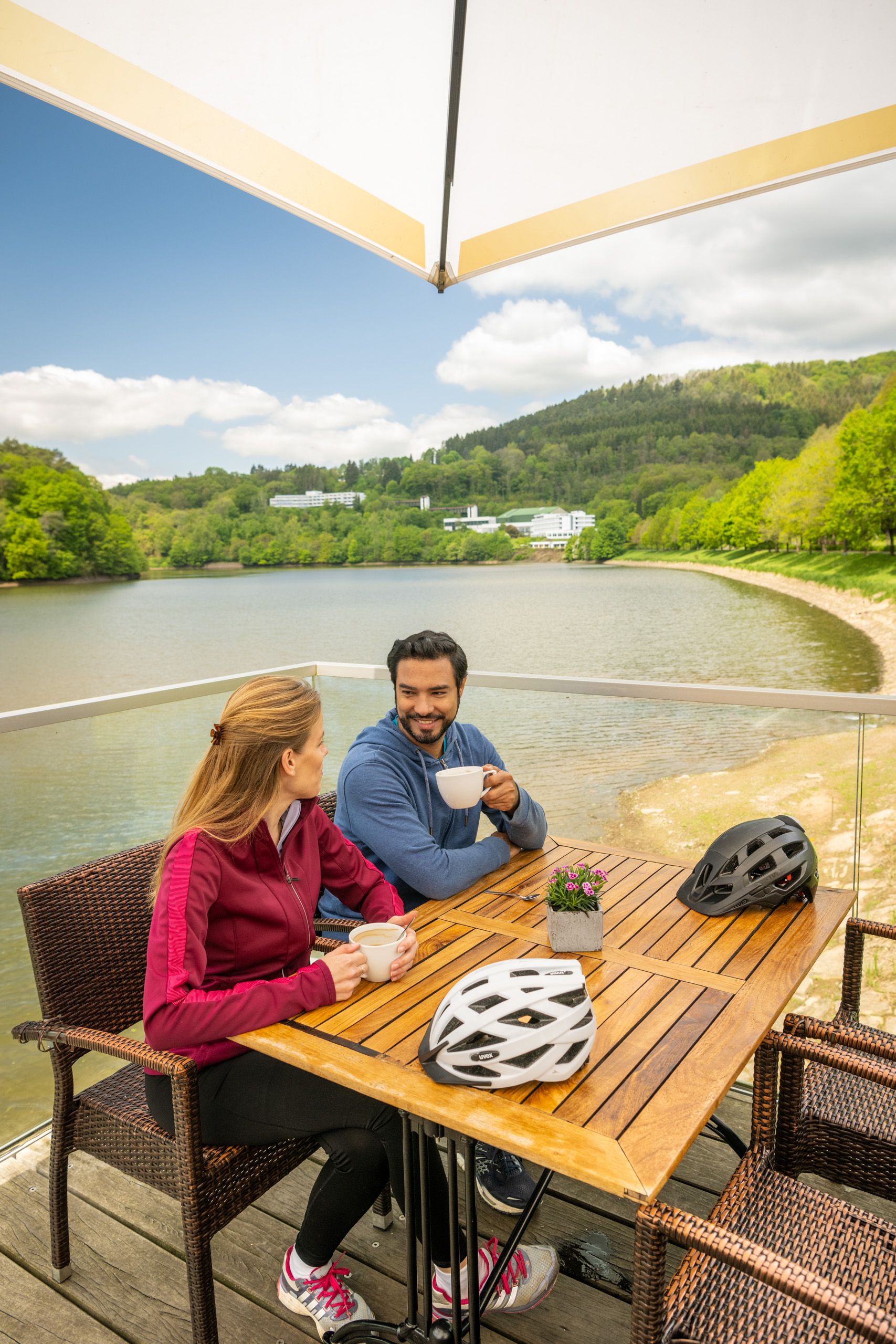 Rast am Stausee Bitburg auf einer Terrasse