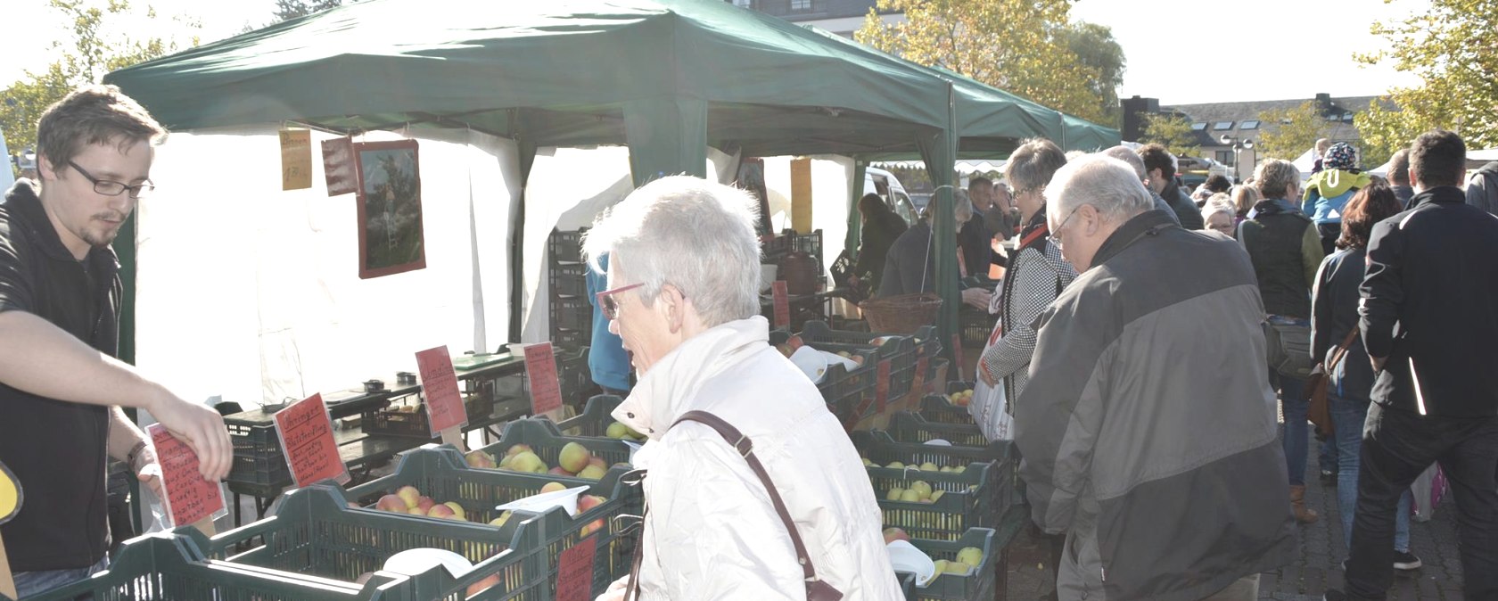 Bauernmarkt in Bitburg, &copy; Archiv Stadtverwaltung W. Kr&auml;mer