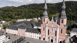 St. Salvator Basilika mit ehem. Abteigeb&auml;ude, &copy; TI Pr&uuml;mer Land