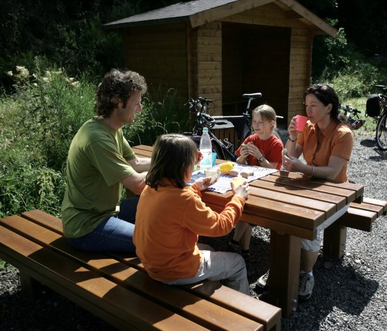 Rest along the Eifel-Ardennes cycle path, &copy; Eifel Tourismus GmbH/intention