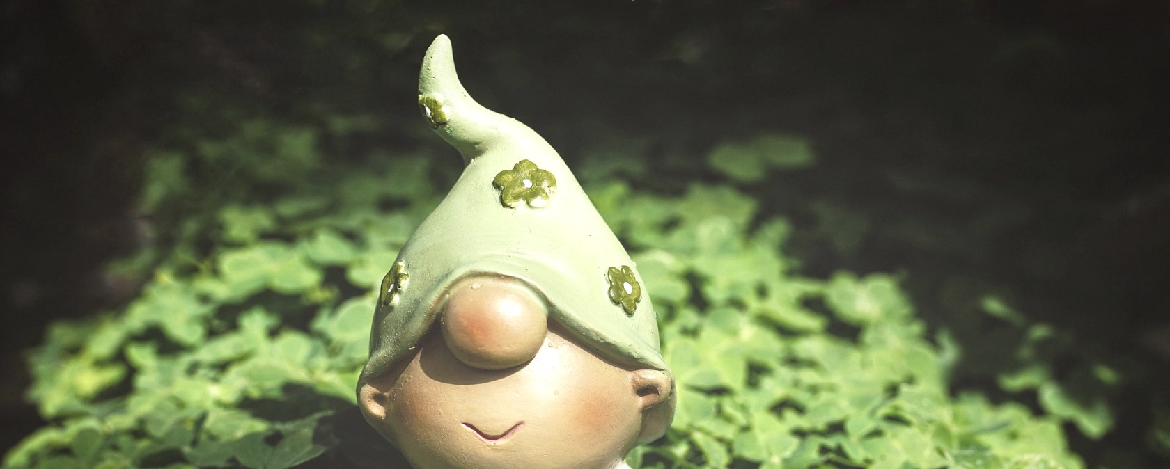 Gnome in the clover, &copy; Pixabay