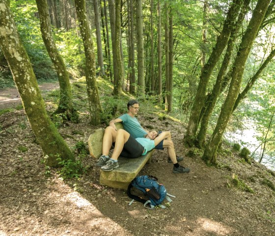 Idyllic rest stop on the Stausee-Prümtal route, © Eifel Tourismus GmbH, D. Ketz