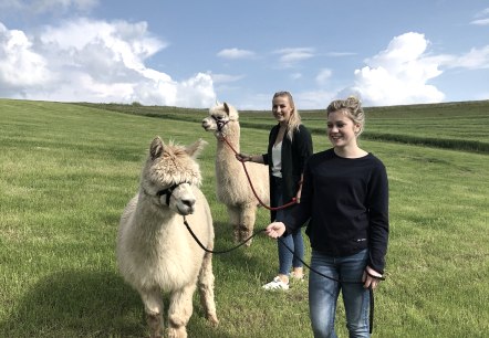 Alpaka-Wanderung in Kyllburgweiler, &copy; Schwinnen
