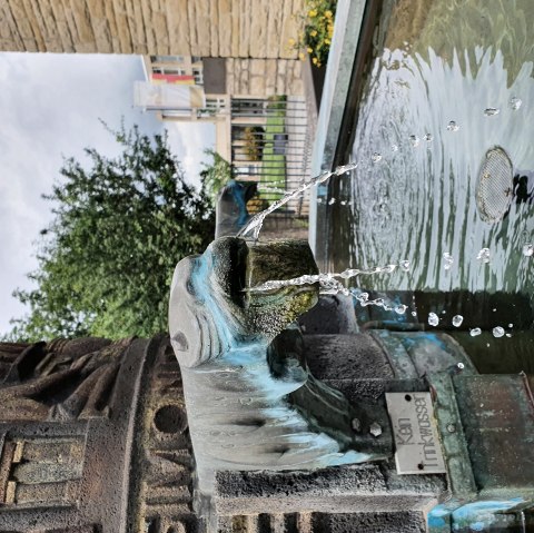 Bitburger Bierbrunnen im Sommer sprudel Wasser, © Tourist-Information Bitburger Land