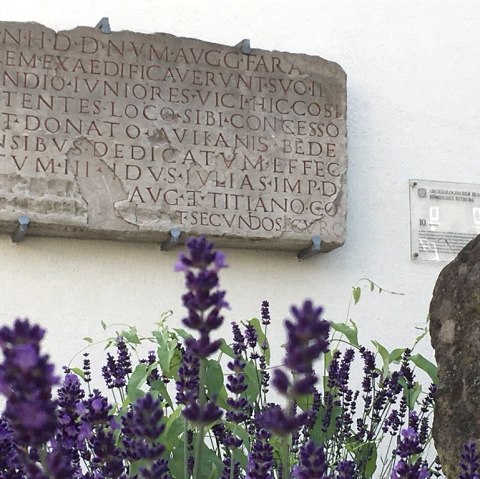 Archäologischer Rundweg Bitburg - Steintafel, © Tourist-Information Bitburger Land