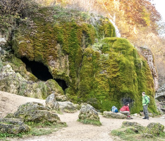Rust uit bij de indrukwekkende Nohn waterval op de Eifelsteig, © Eifel Tourismus GmbH, D. Ketz