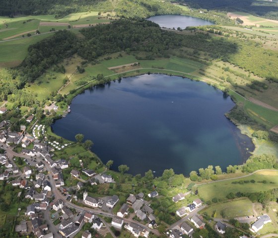 Schalkenmehrener Maar und Weinfelder Maar, &copy; Helmut Gassen / Eifel Tourismus GmbH