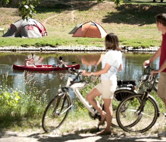 Pause vélo sur la piste cyclable de la Sauer, © Dominik Ketz Fotografie / Rheinland-Pfalz Tourismus GmbH