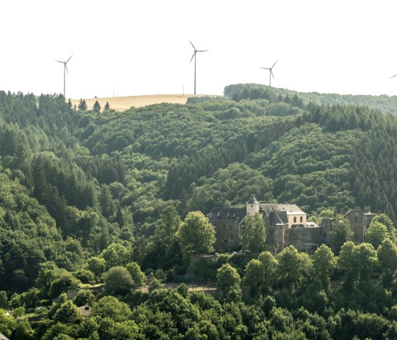 Uitzicht op kasteel Neuerburg vanaf de grote preekstoel, &copy; Eifel Tourismus GmbH, D. Ketz