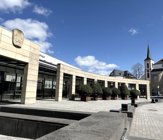 Außenansicht Bitburger Stadthalle, © TI Bitburger Land