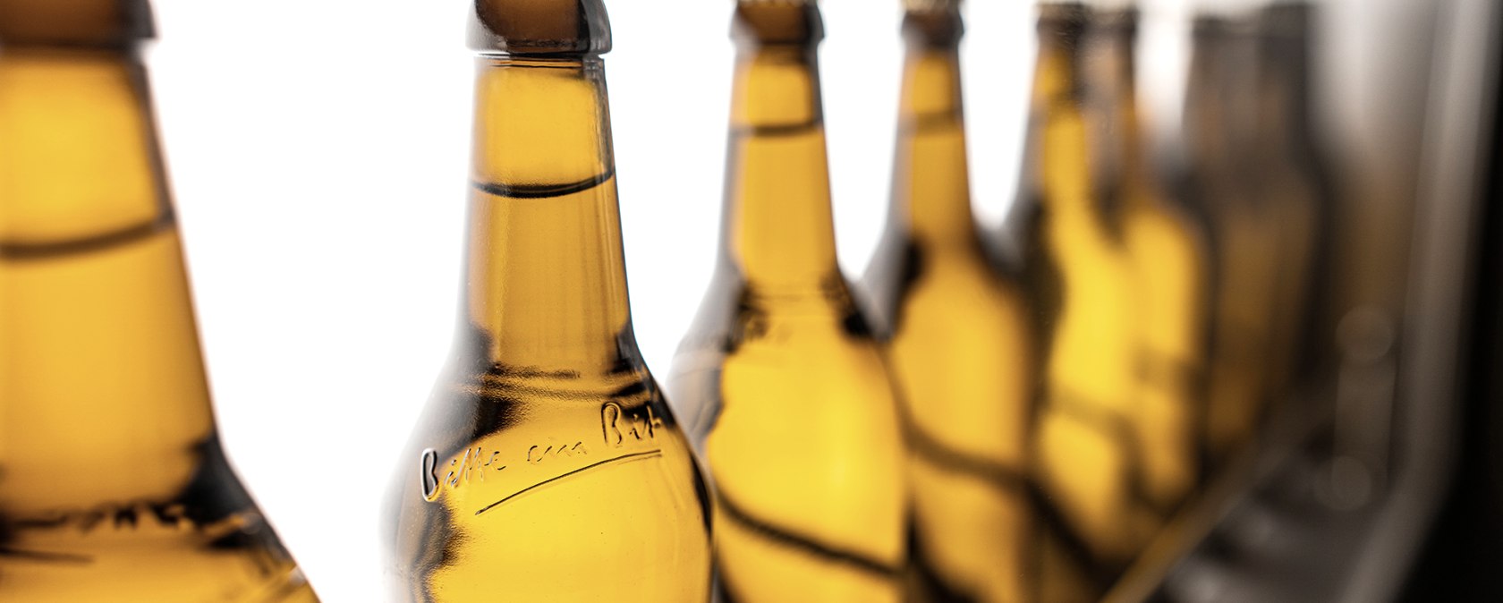 BEW Flaschendetail 2025 web 300 Bitburger Brauerei, &copy; Bitburger  Braugruppe