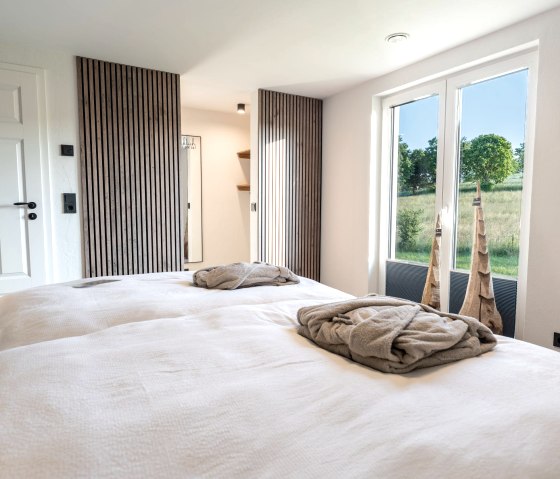 Waldschlafzimmer_mit_begehbarem_Kleiderschrank, © LMZ
