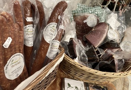 Wurstwaren vom Merteshof, © Christiansmühle