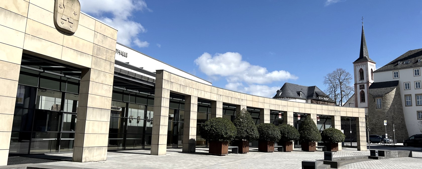 Außenansicht der Stadthalle Bitburg, © TI Bitburger Land