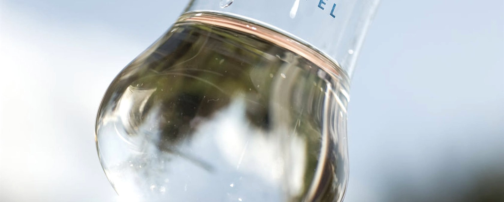 Einen edlen Tropfen probieren, © Dominik Ketz