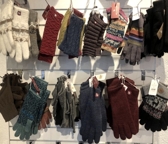 Strickwaren aus Alpakawolle, &copy; TI Bitburger Land