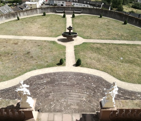 Blick in den Runden Garten von Schloss Malberg, &copy; Tourist-Information Bitburger Land