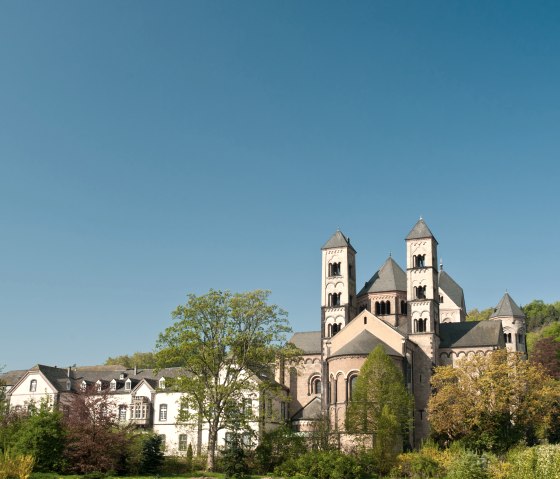 Maria Laach Abbey on Lake Laach, &copy; Dominik Ketz Fotographie / Rheinland-Pfalz Tourismus GmbH