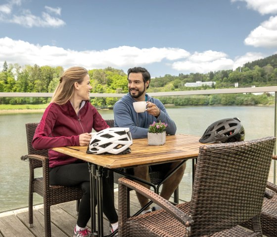 Seeterrasse, © Eifel Tourismus GmbH, Dominik Ketz.jpg