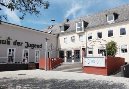 Außenansicht Haus der Jugend, © TI Bitburger Land