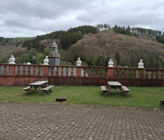 fbd0aef5-d38a-4d7c-9fc5-5d489008da32